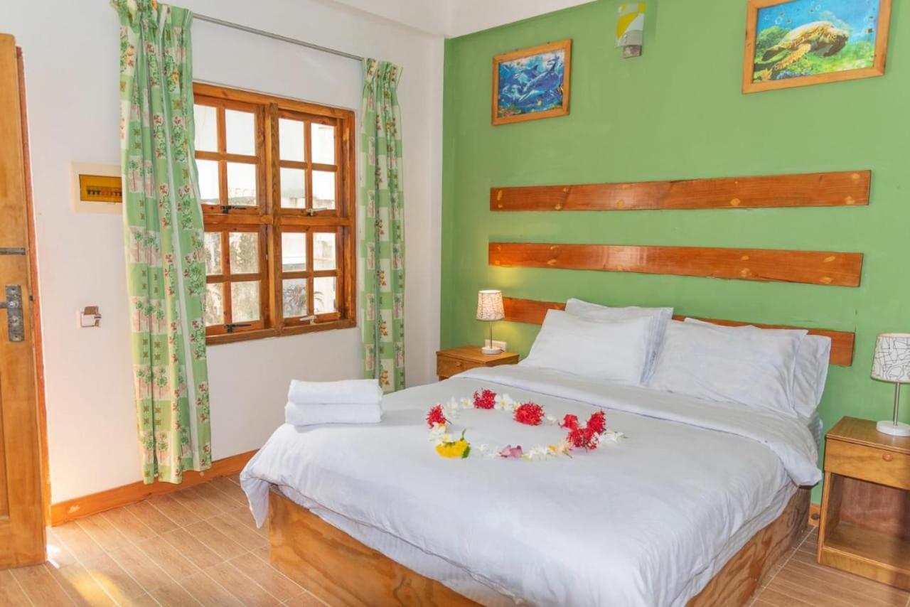Chao Guest House остров Маафуши Екстериор снимка